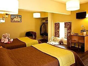 Hotel Azalées à Tournon-sur-Rhone 3*,  France