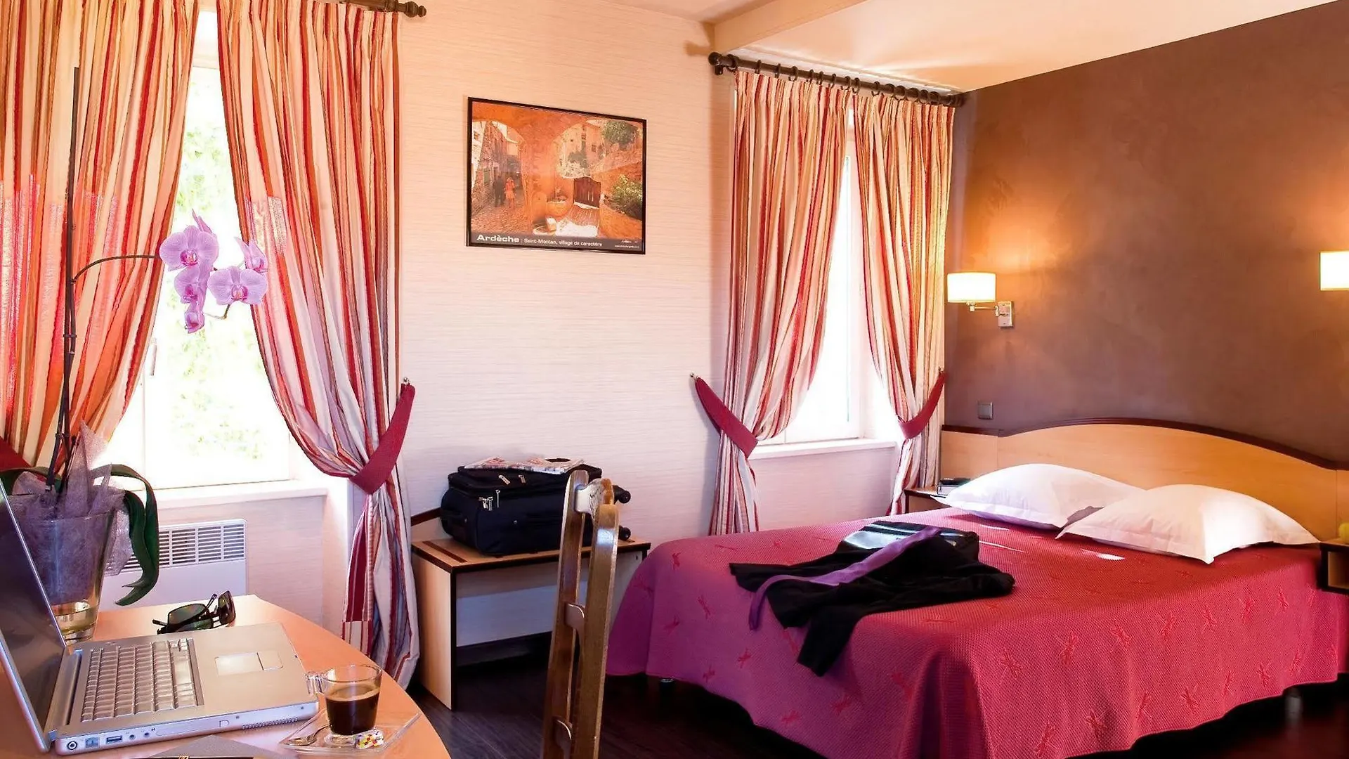 Hotel Azalées à Tournon-sur-Rhone France