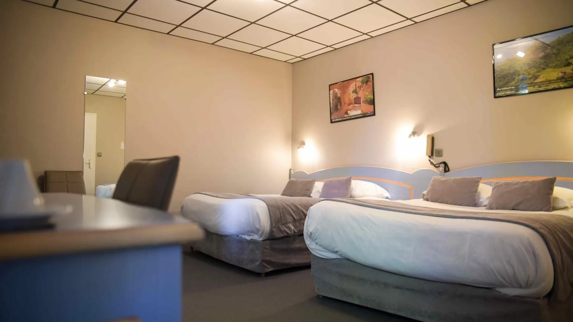 Hotel Azalées Tournon-sur-Rhone 3*,