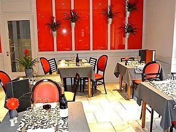 Logis Hotel Restaurant Azalees トゥルノン・シュル・ローヌ