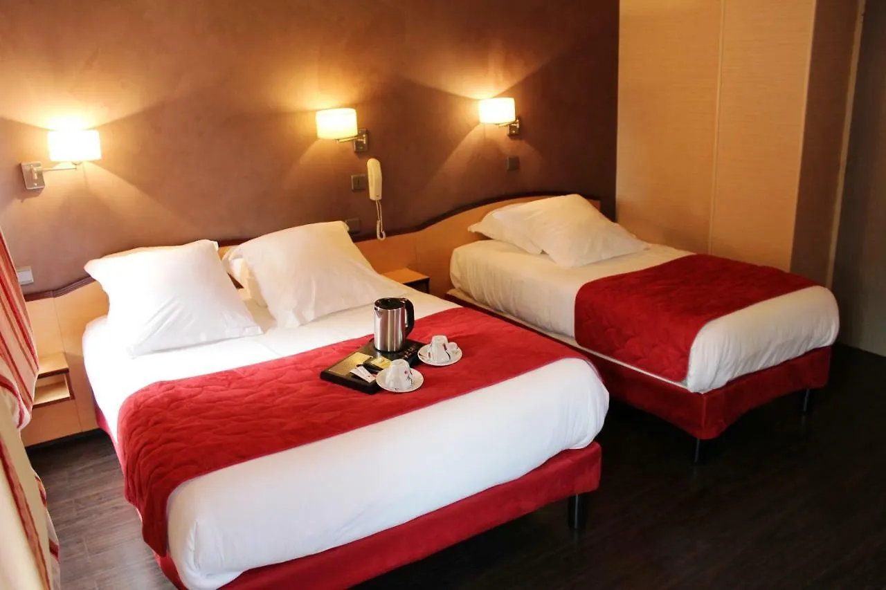 ***  Logis Hotel Restaurant Azalees トゥルノン・シュル・ローヌ フランス
